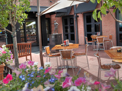 The outdoor patio at Ladue
